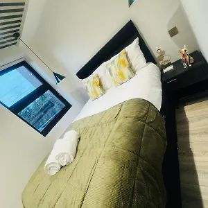  Apartment Luxury Flats, Location In Town